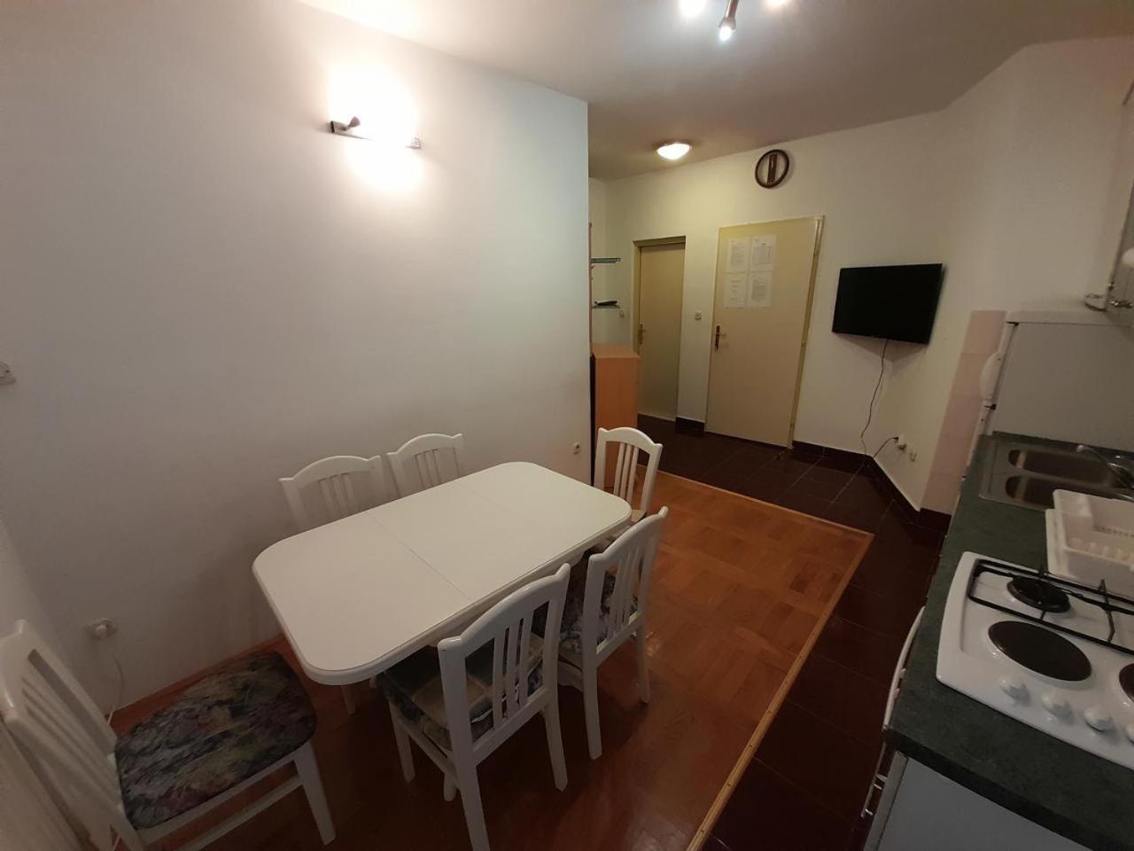Apartments Nikolas 沃迪切 外观 照片