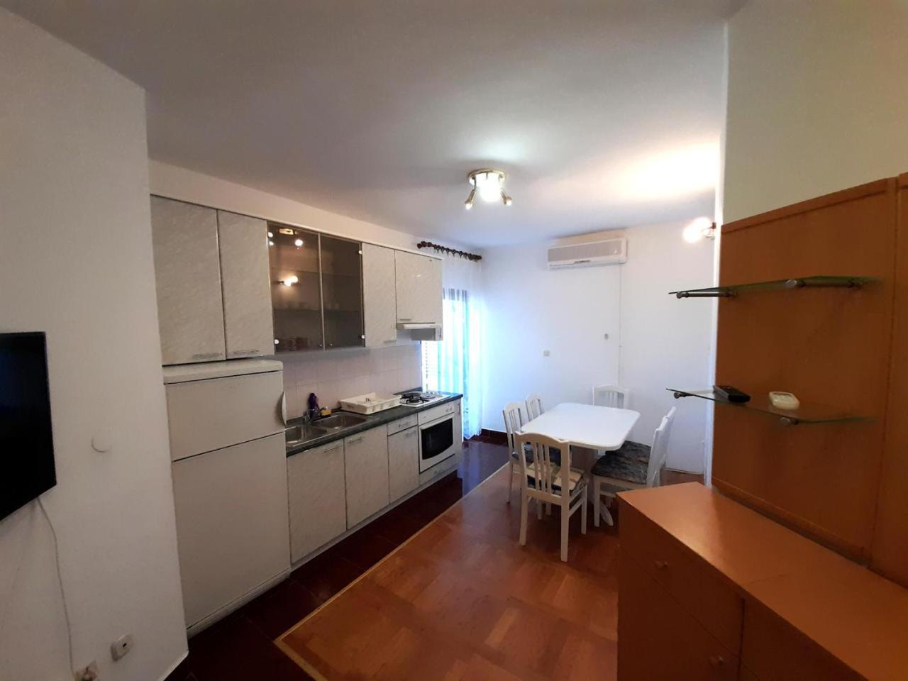 Apartments Nikolas 沃迪切 外观 照片