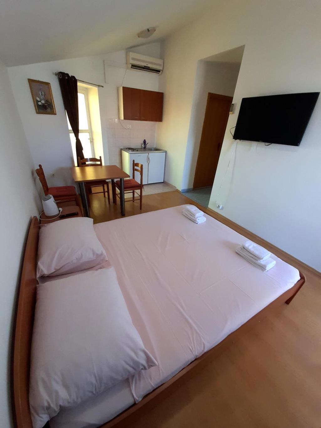 Apartments Nikolas 沃迪切 外观 照片