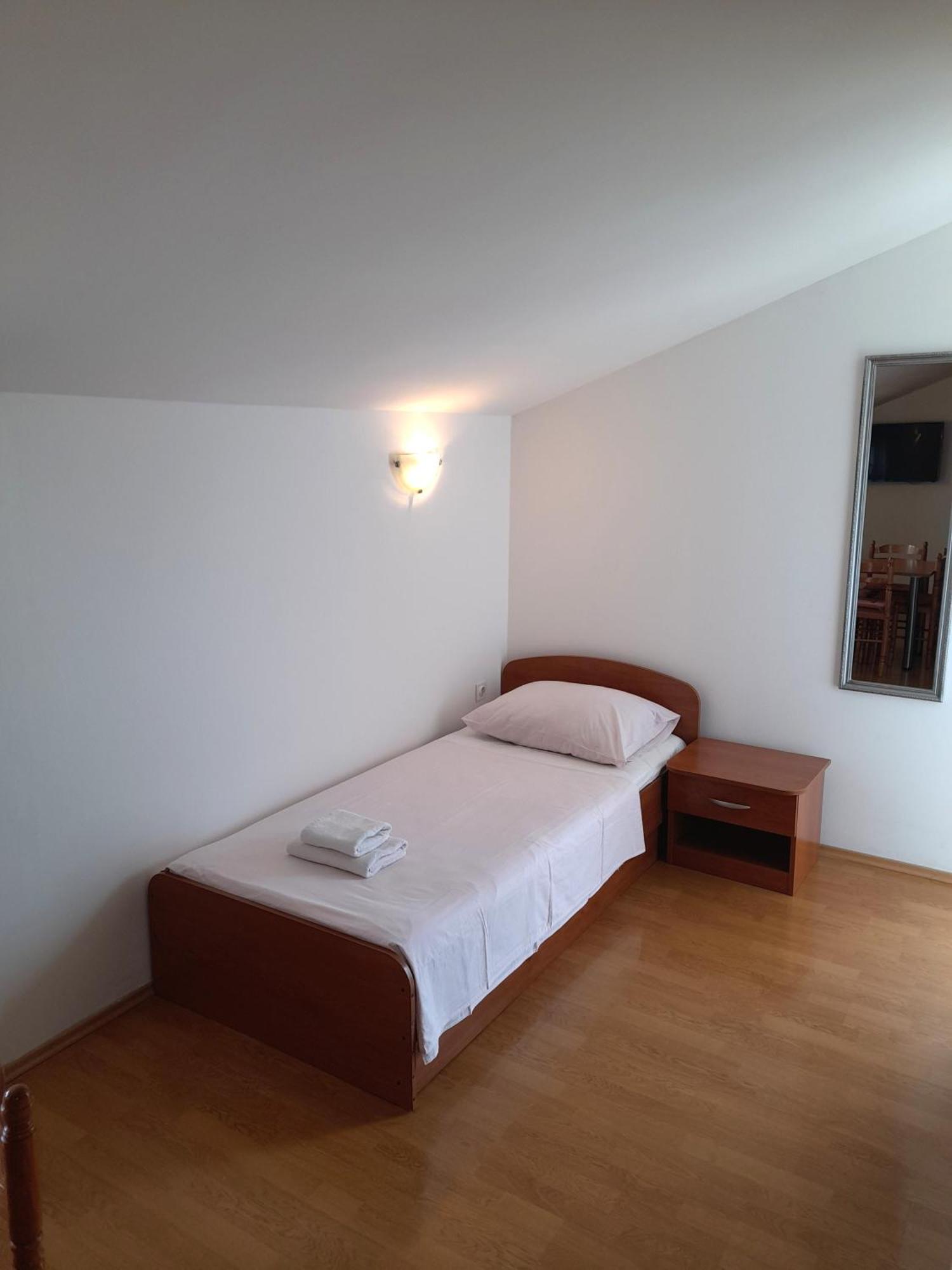 Apartments Nikolas 沃迪切 外观 照片
