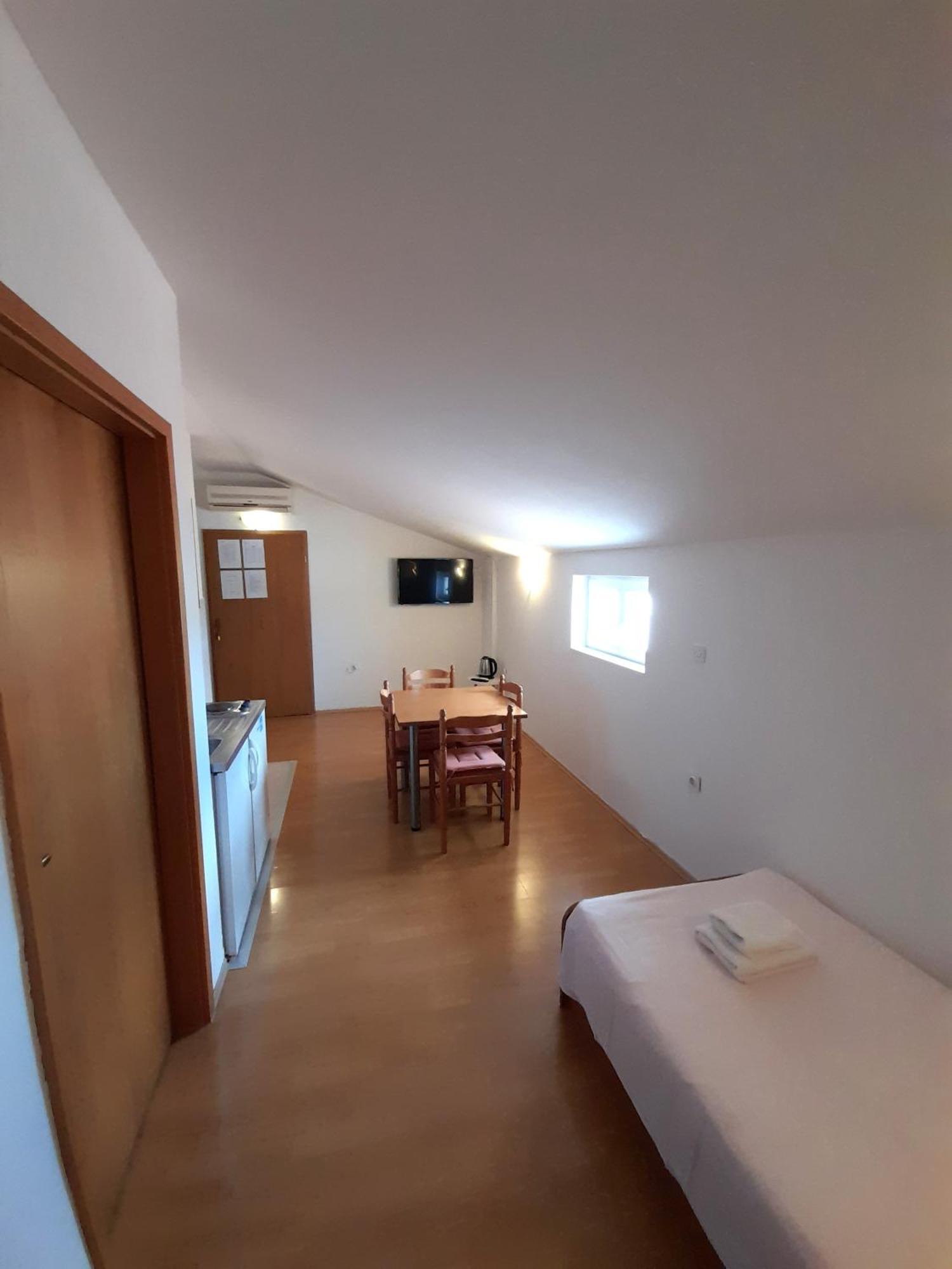Apartments Nikolas 沃迪切 外观 照片