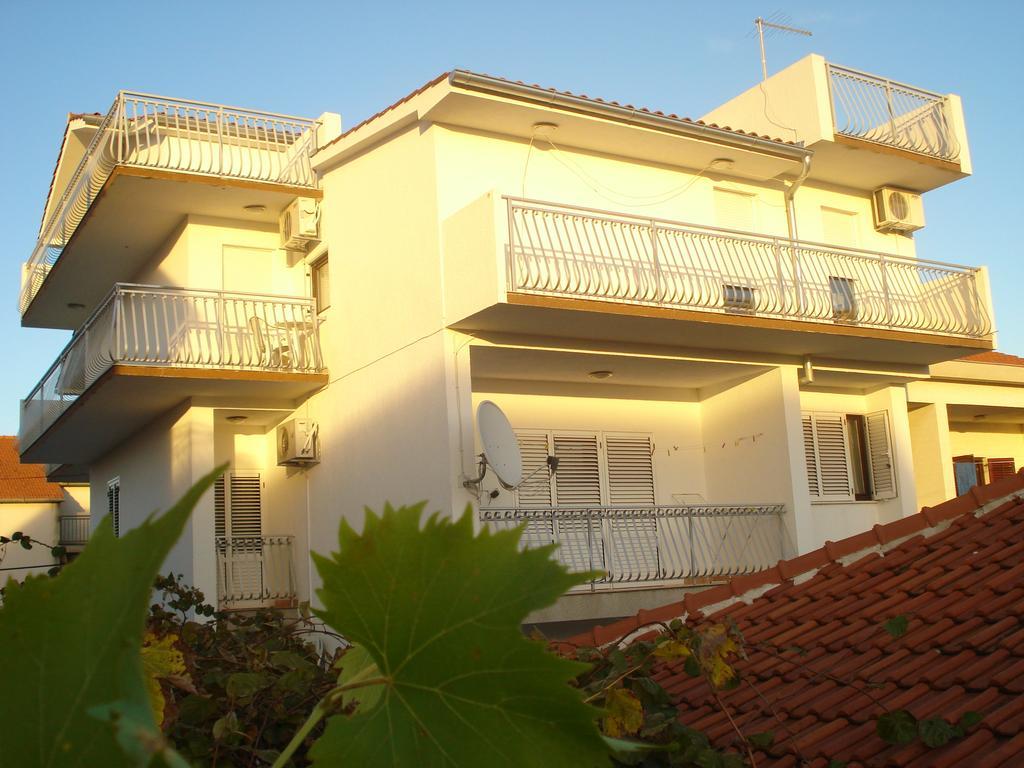 Apartments Nikolas 沃迪切 外观 照片